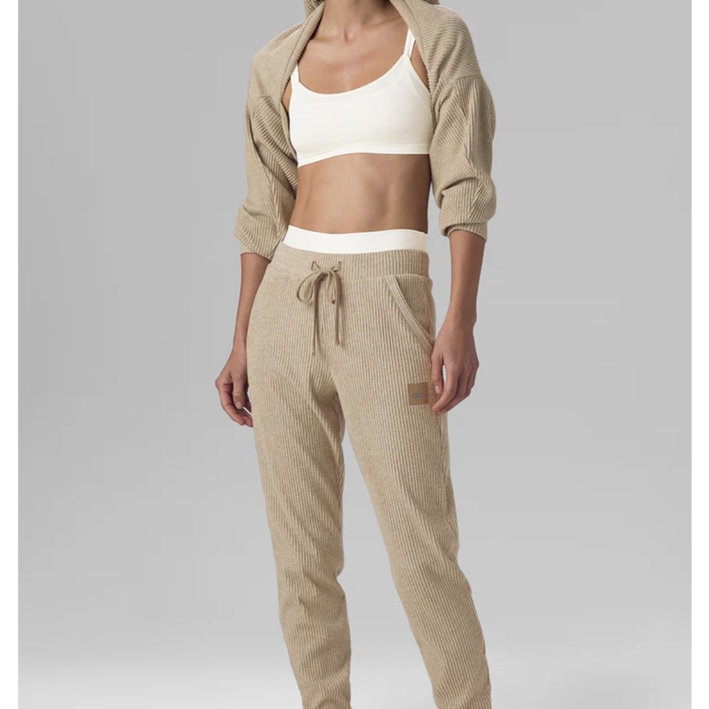 ALO Yoga Muse Sweatpants